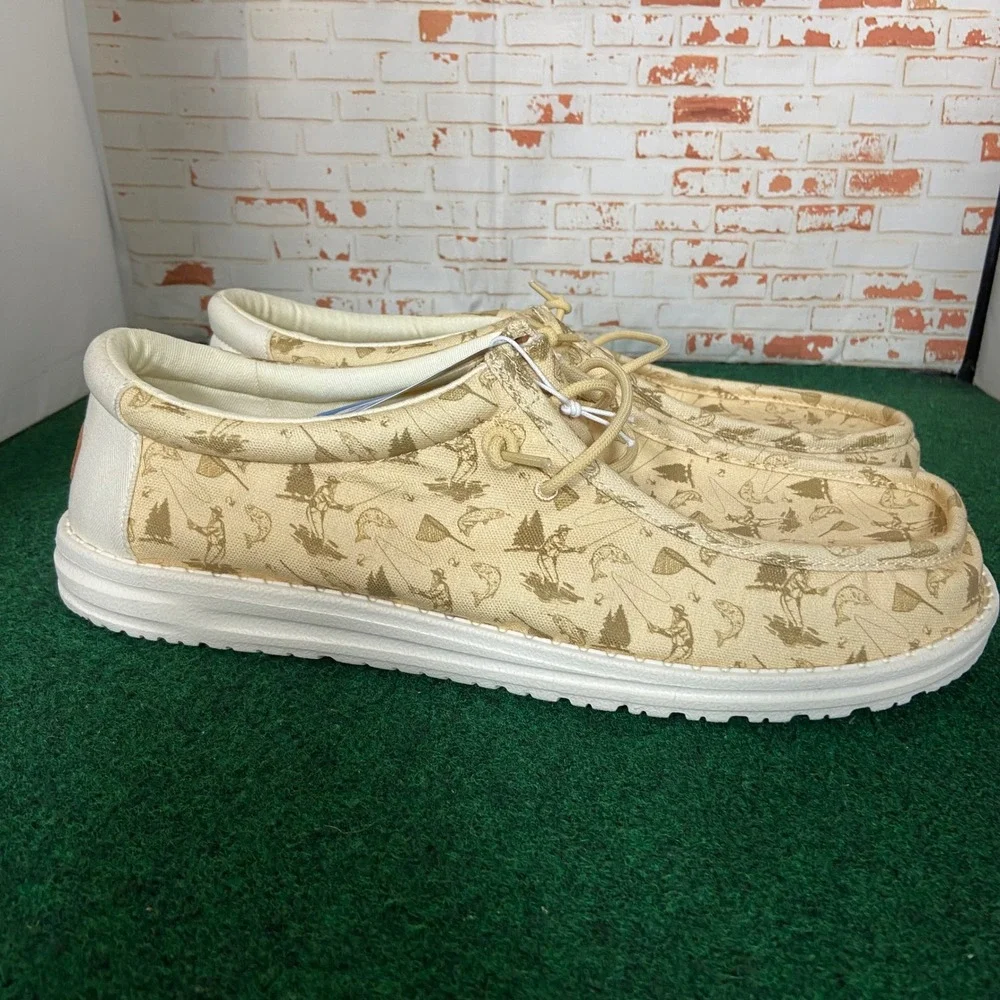 Hey Dude Wally Fly Fishing Mens 15 Tan Egret Novelty Print Slip On Loafers 45724